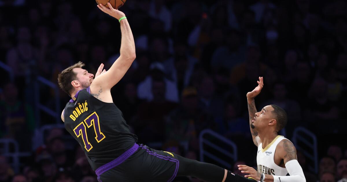 Los cinco titulares anotan cifras dobles mientras los Lakers derrotan a los Pelicans