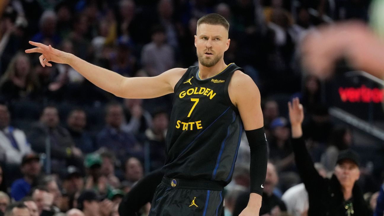 Kristaps Porzingis deja la derrota de los Warriors con espasmos en la espalda baja