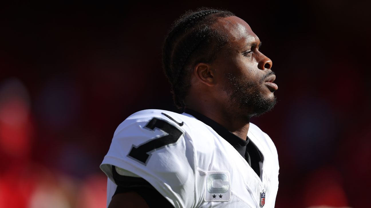 Fuentes: Raiders liberarán al QB Geno Smith, salvo intercambio