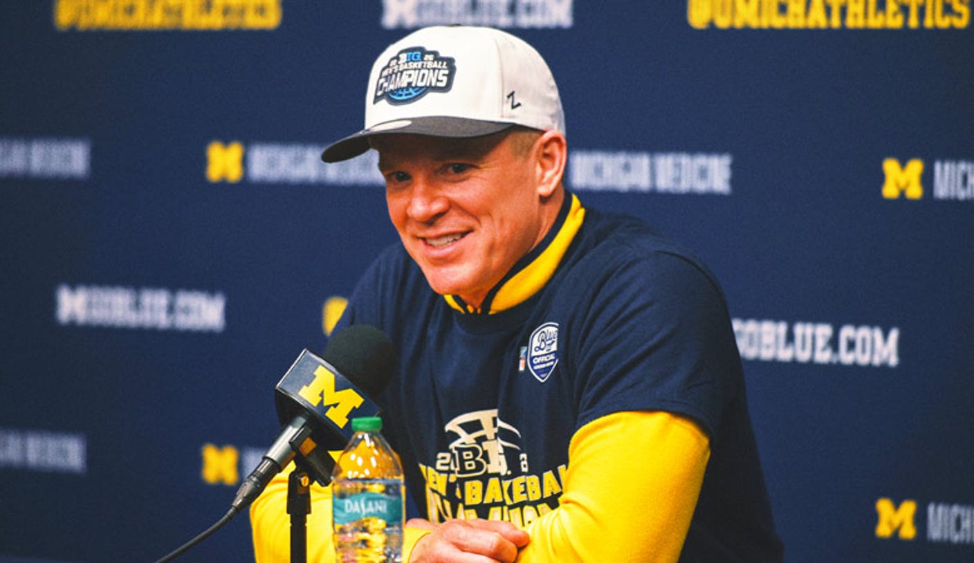 Michigan Wolverines HC Dusty May gana los honores de Entrenador del Año de los Diez Grandes