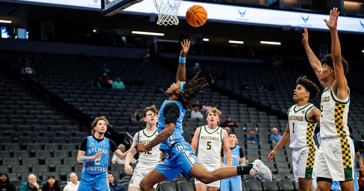 La defensa de Sylmar lucha en la derrota estatal de la División V ante San Marino