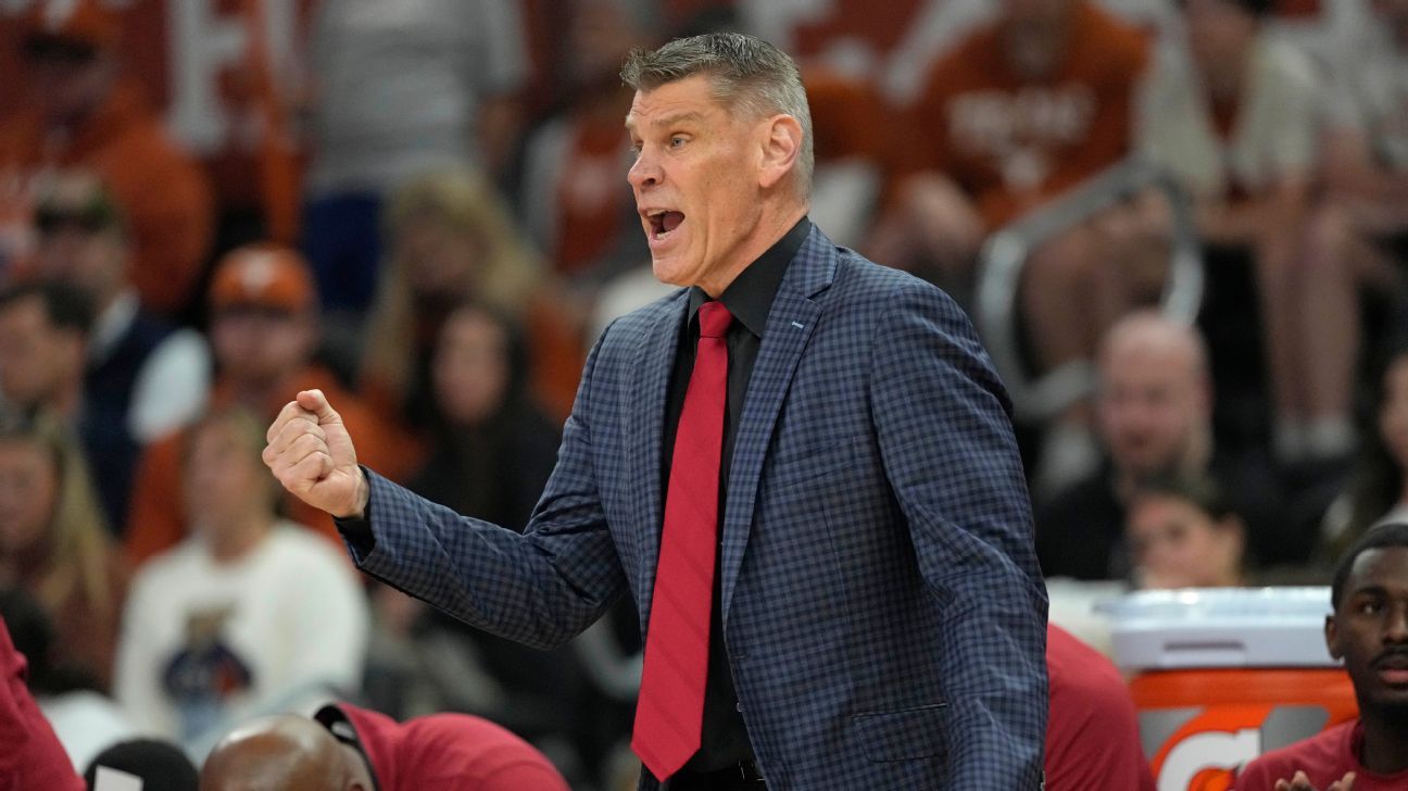 Porter Moser regresa a Oklahoma con una actualización NIL para jugadores