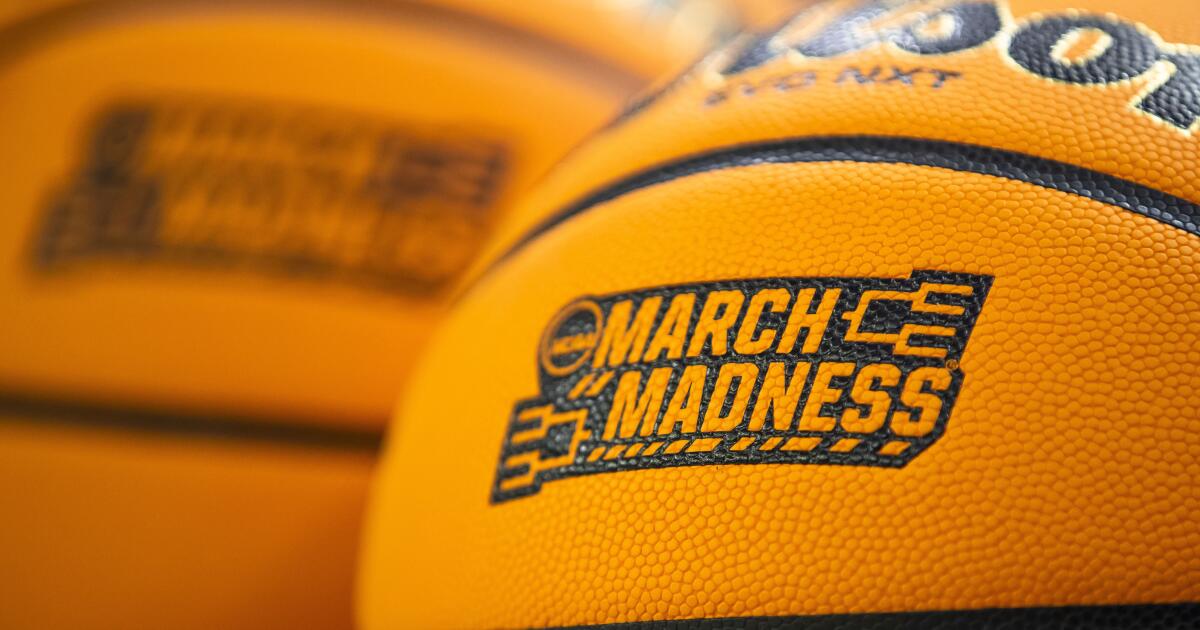 1773656794_urlhttps3A2F2Fcalifornia-times-brightspot.s3.amazonaws.com2Fc62Fcb2Fdc1437024ef491abfa2489c773ff2Fncaa-tournament-expansion-basketball-17276.jpg