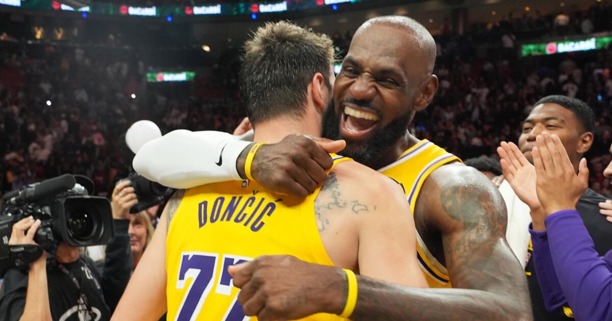 Luka Doncic anota 60 puntos, LeBron establece récord de juego de la NBA en la victoria de los Lakers