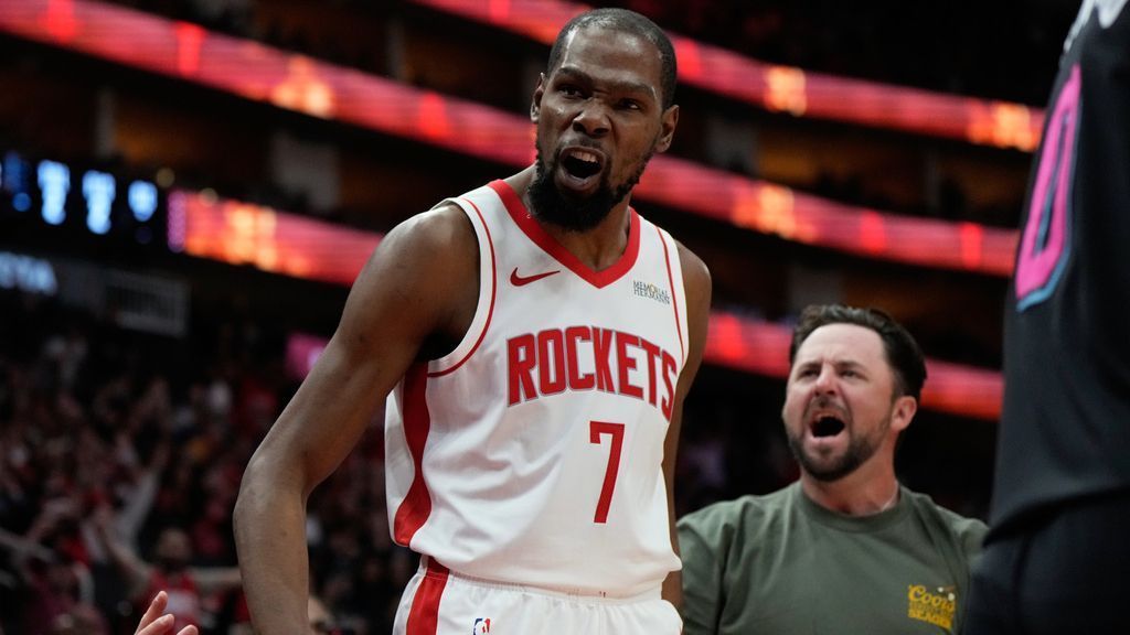 Kevin Durant supera a Michael Jordan y ocupa el quinto lugar en la lista de goleadores