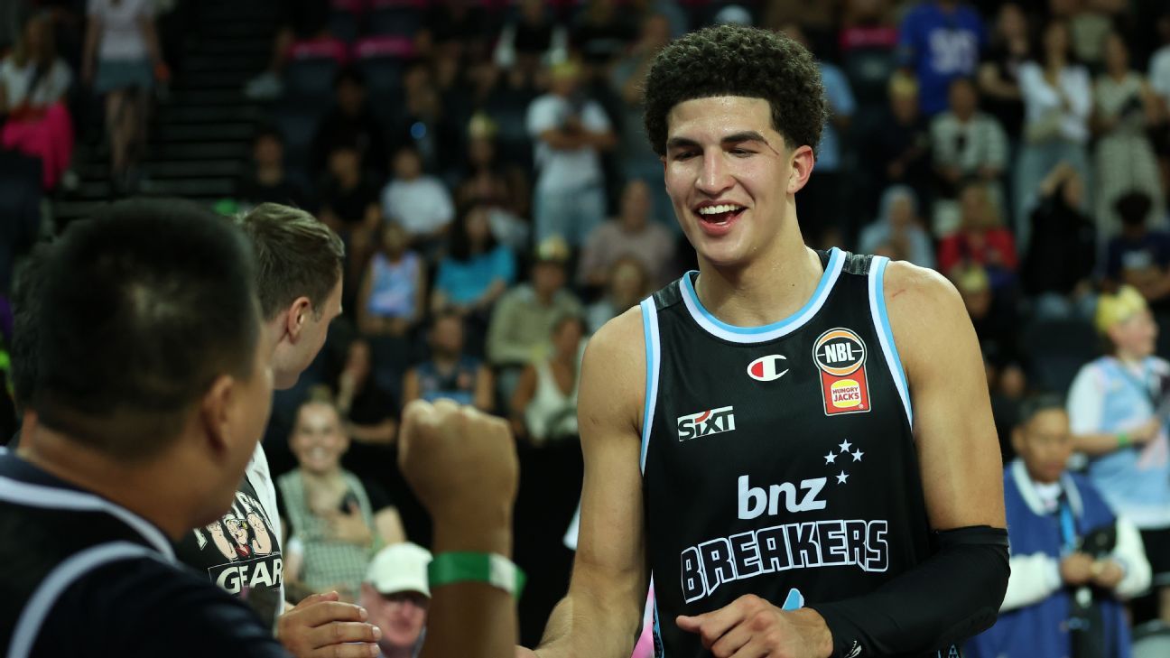El prospecto mexicano Karim López ingresa al draft de la NBA
