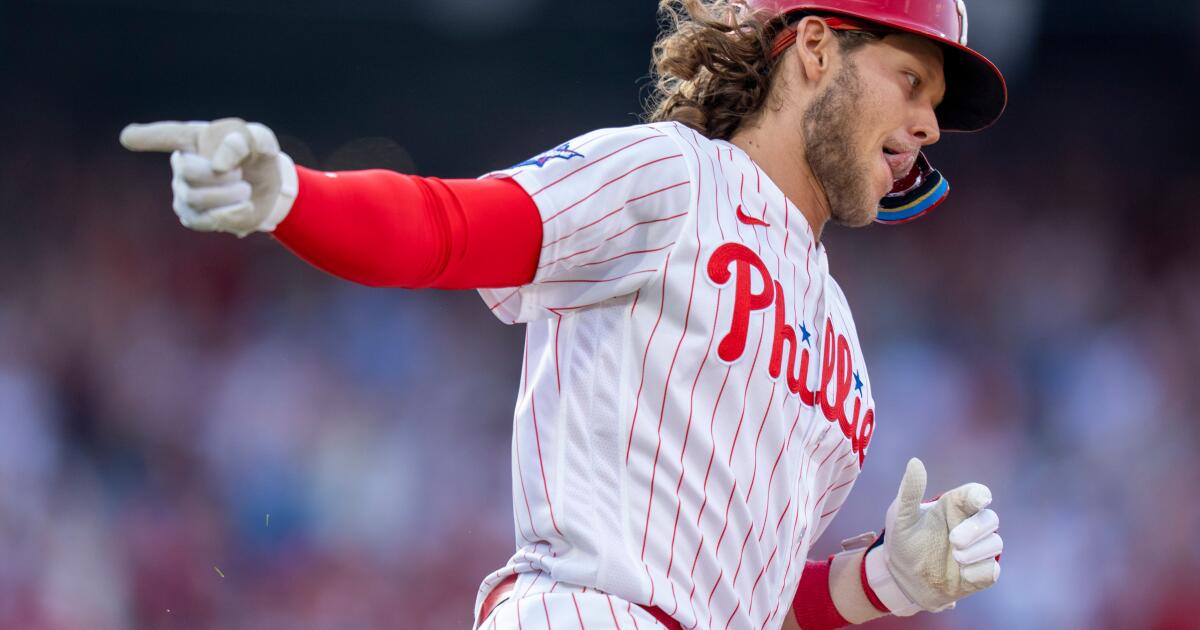 La estrella de la MLB Alec Bohm acusa a sus padres de robarle millones