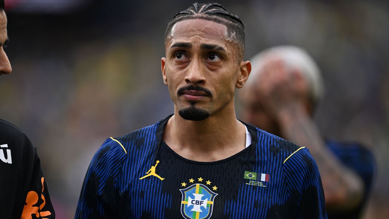 Raphinha estará cinco semanas de baja, lo que supone un duro golpe para el Barcelona
