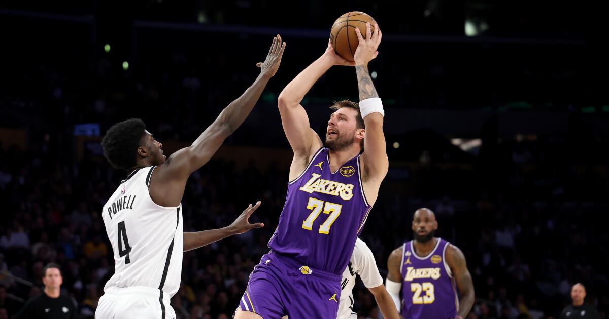 Luka Doncic, de los Lakers, se enfrenta nuevamente a una suspensión tras su 16º error técnico