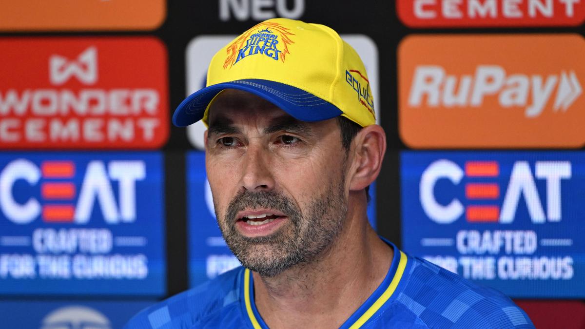 1775854055_STEPHEN20FLEMING20CSK20VS20RCB20IPL20MATCH_01.jpg