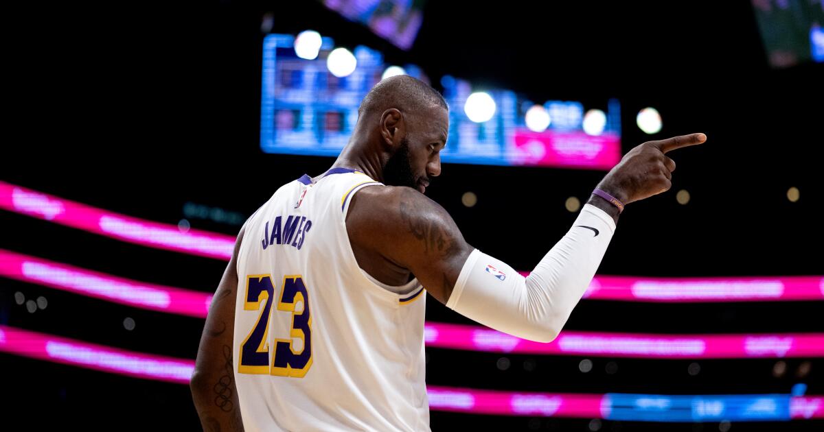 Comentario: ¿Podrá LeBron James lograr la segunda mayor hazaña de playoffs?