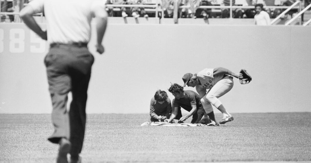 Rick Monday sobre salvar la bandera estadounidense: “Recibo cartas todas las semanas”