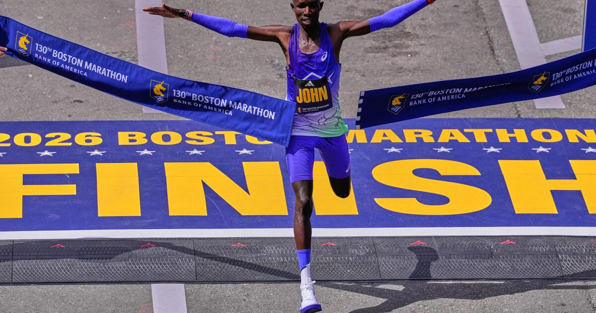 1776716615_urlhttps3A2F2Fcalifornia-times-brightspot.s3.amazonaws.com2F942Fe22F47648a2e4c06b40a77cae8a257122Fboston-marathon-84692.jpg