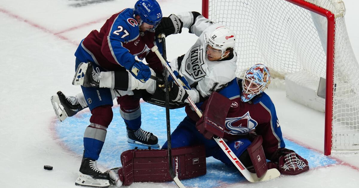 Los Kings dejaron que su ventaja en el Juego 2 se les fuera de control y perdieron ante los Avalanche en tiempo extra.