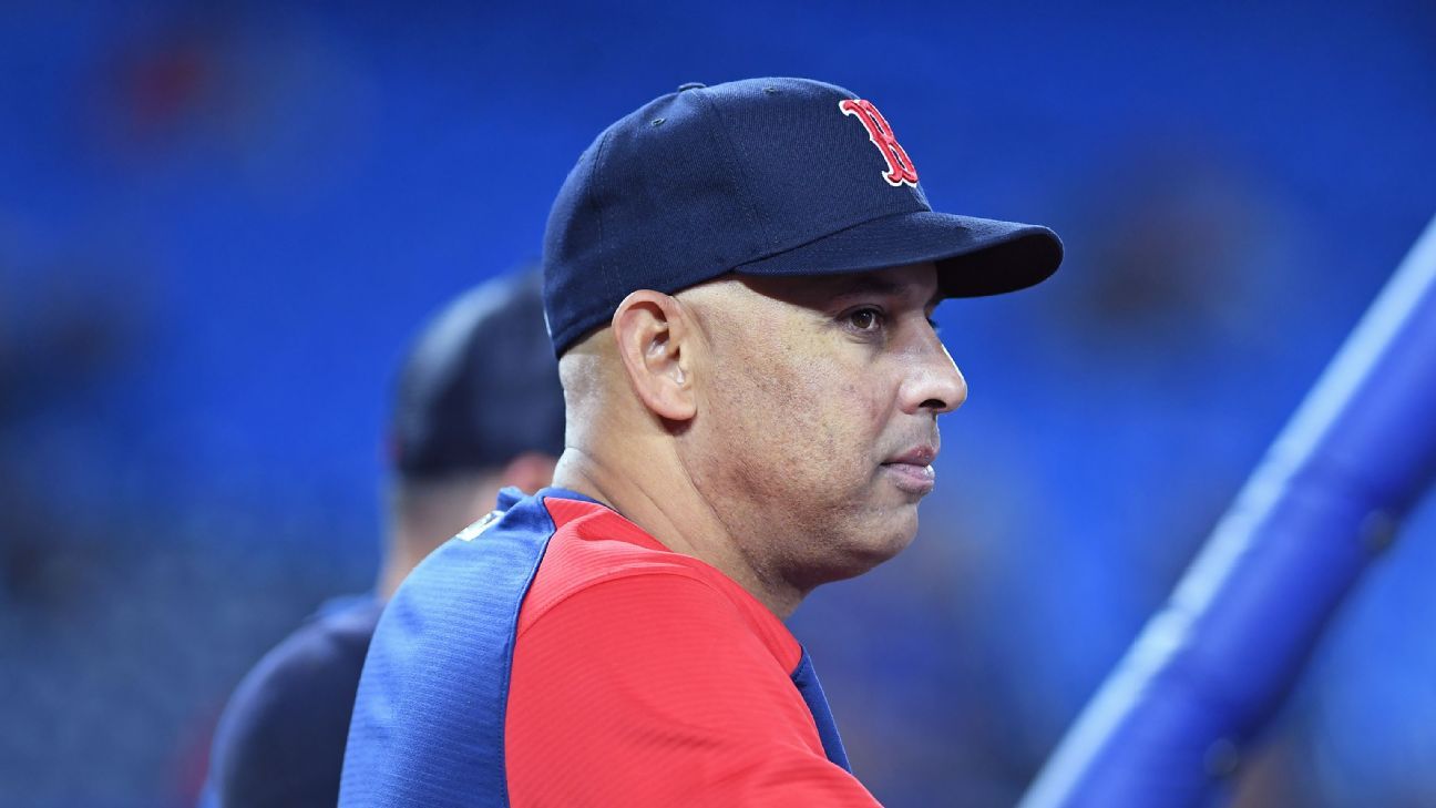 El manager de los Medias Rojas, Alex Cora, está atravesando un gran cambio de entrenador