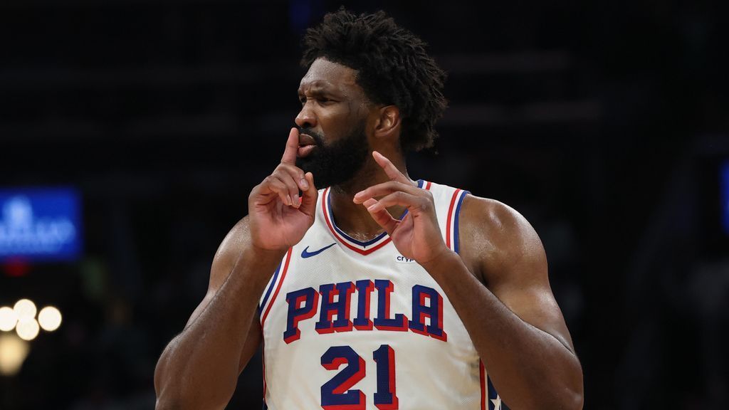 76ers, Embiid vence a Celtics y remonta 3-1
