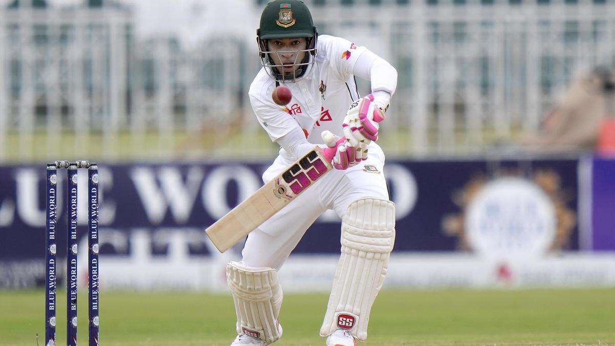 BAN vs PAK, primera prueba, día 2 PUNTUACIÓN EN VIVO: Mushfiqur Rahim llega a cincuenta, Bangladesh está a seis puntos