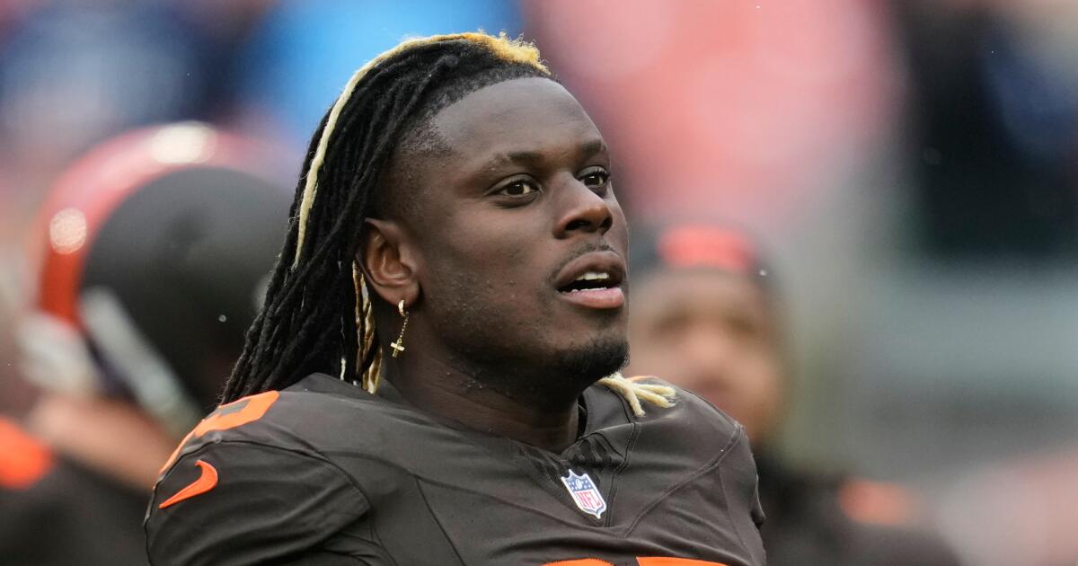 1778520453_urlhttps3A2F2Fcalifornia-times-brightspot.s3.amazonaws.com2Fee2F362F9ad5e94f40cbb7750c2552427a062Ftitans-browns-football-34563.jpg