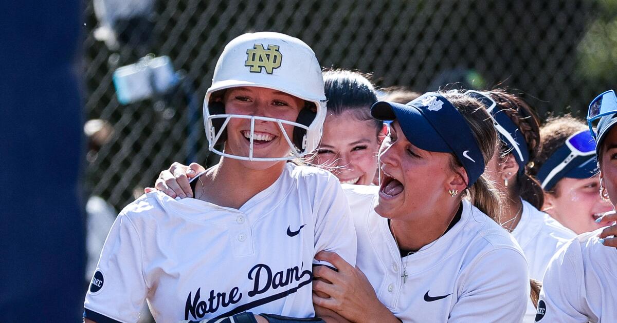 El jonrón de Kelsey Luderer enciende a Sherman Oaks Notre Dame hacia la victoria en el softbol