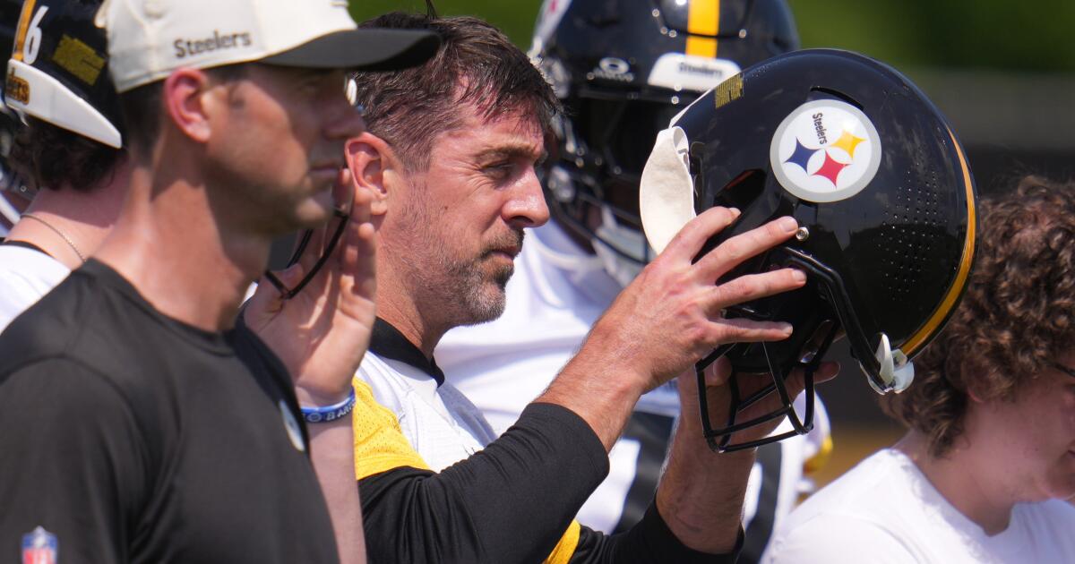 El mariscal de campo de los Steelers, Aaron Rodgers, dice que 2026 será su última temporada en la NFL