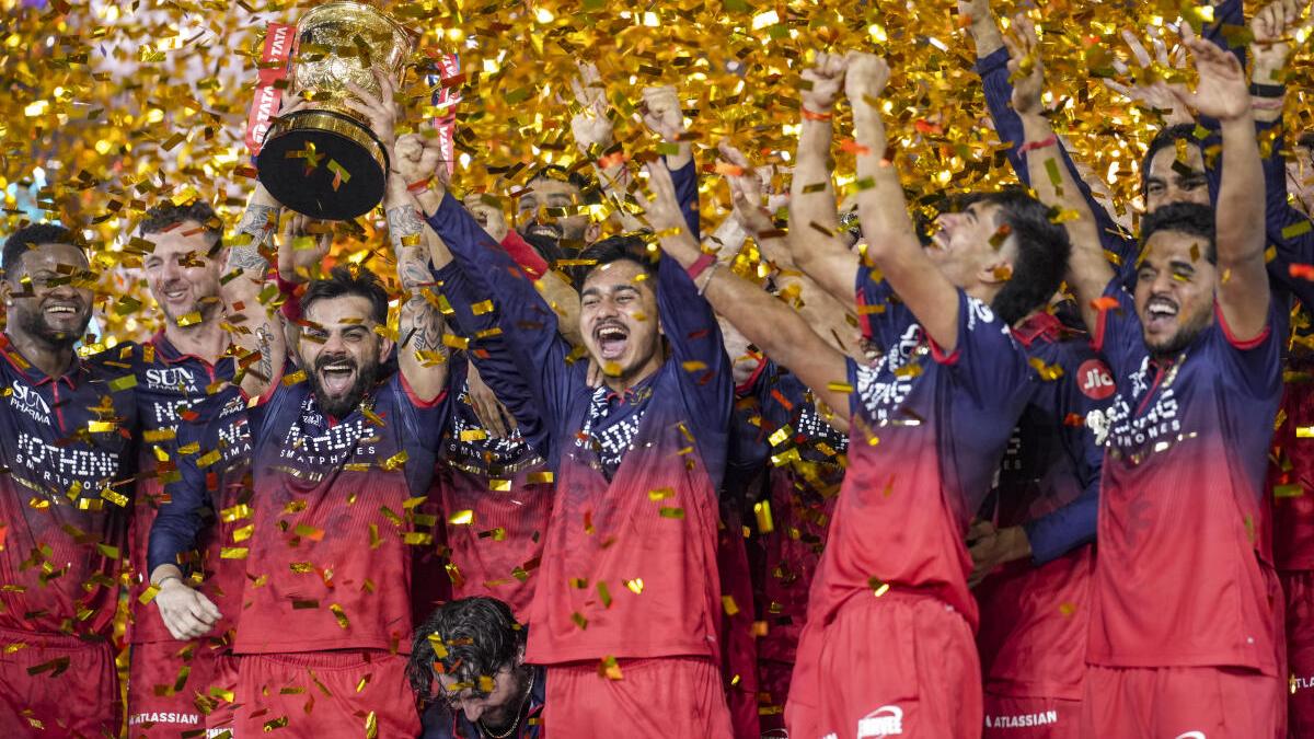 IPL 2026: No hay desfile de la victoria del RCB en Bengaluru mientras los fanáticos celebran la victoria del título en el interior