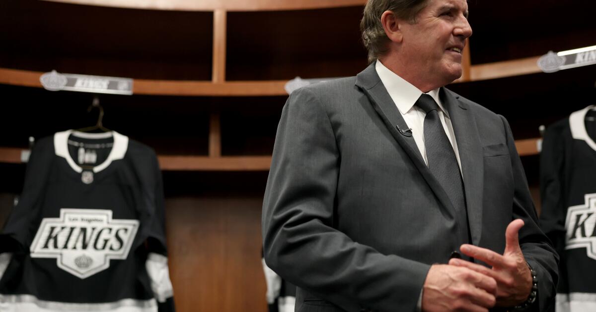 El nuevo entrenador de los Kings, Peter Laviolette, está intentando construir los pilares que le permitirán triunfar