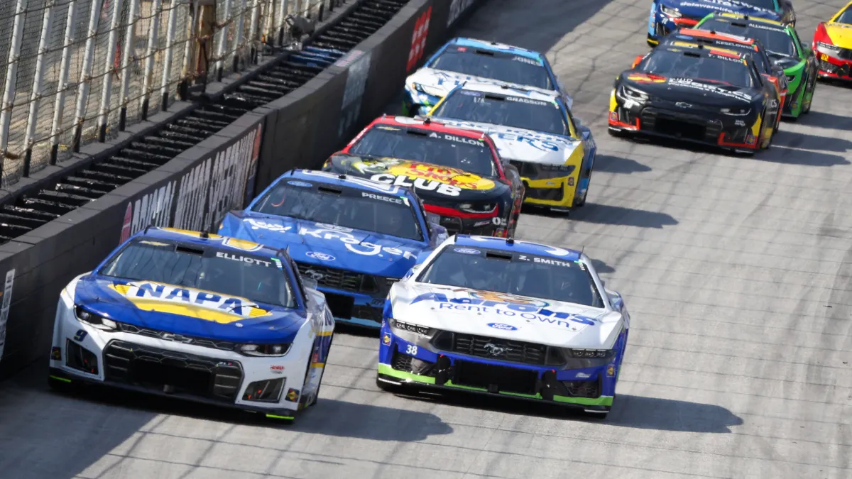 ¿En qué canal está NASCAR hoy? Programación de televisión, hora de inicio y cobertura en vivo de la Coronado Road Race 2026