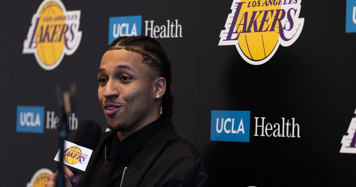 Cameron Carr sobre el cambio de los Lakers por él en el draft: “No parecía real”