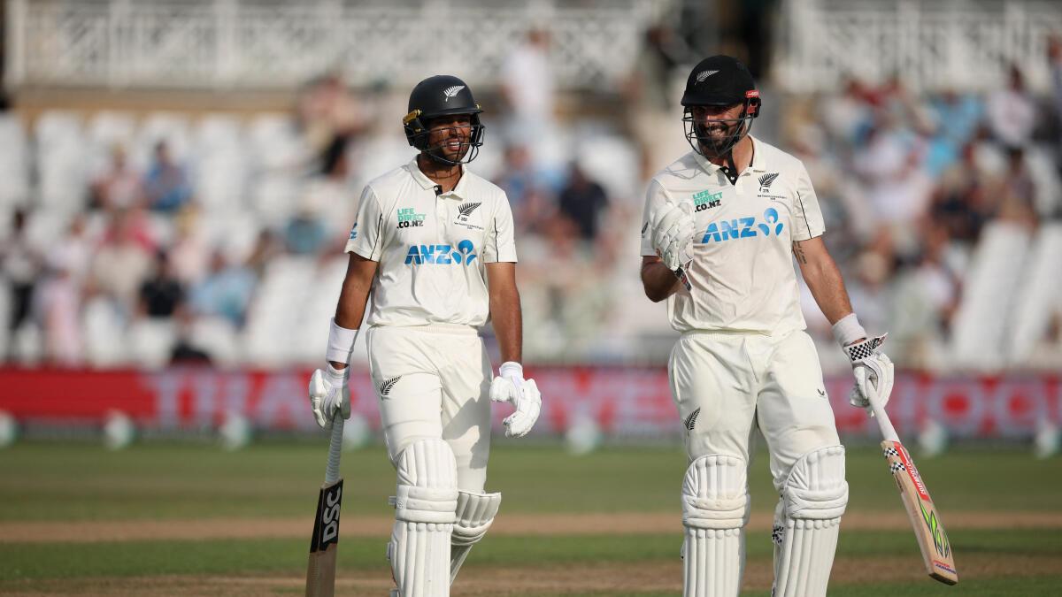 Ravindra pone a Nueva Zelanda al frente contra Inglaterra