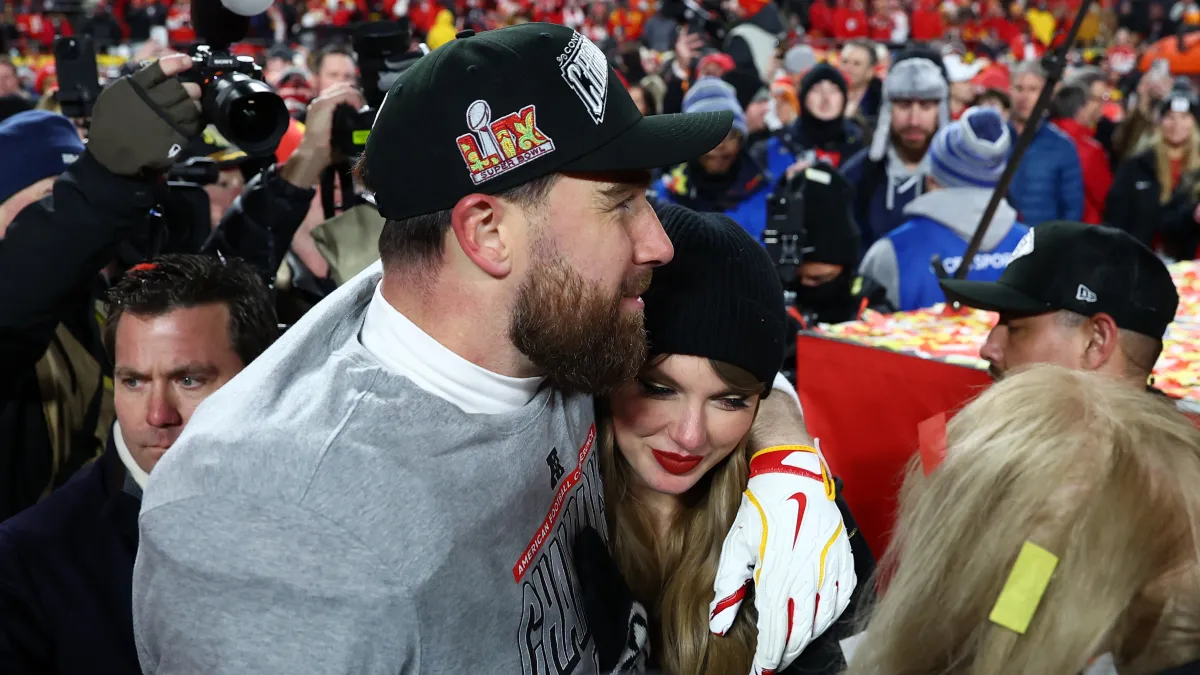 Se ha revelado la reacción de Travis Kelce cuando Taylor Swift caminó hacia el altar