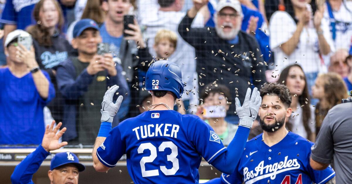 Kyle Tucker y Dalton Rushing suben al montículo y los Dodgers aplastan a los Padres