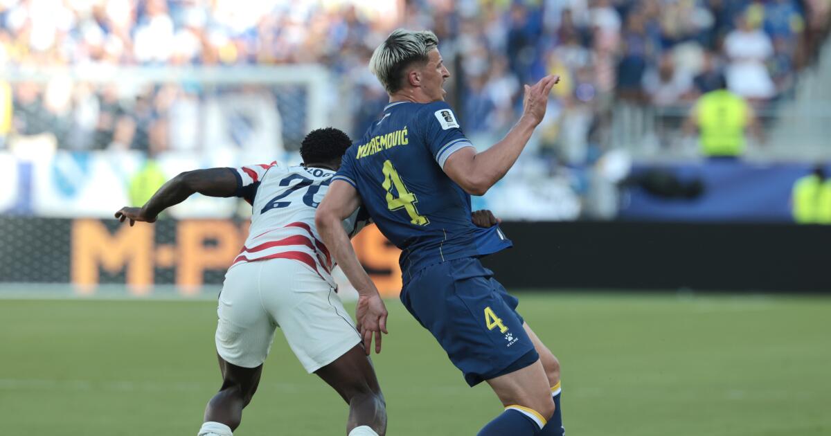 Mundial: Estados Unidos no puede apelar la suspensión de la tarjeta roja a Folarin Balogun