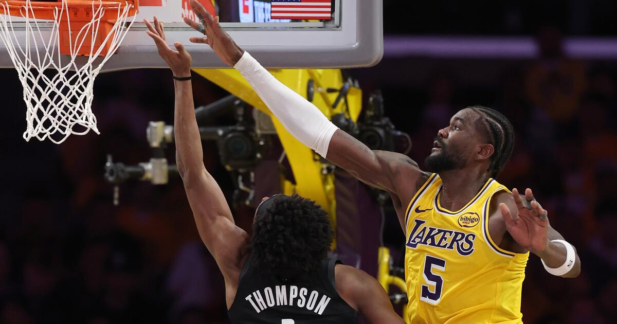 Los Lakers cambian a Deandre Ayton a los Wizards por la selección del draft Jaden Hardy