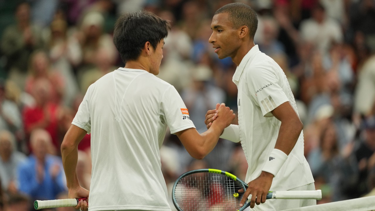 El canadiense Auger-Aliassime derrota a Zheng y avanza a los octavos de final de Wimbledon