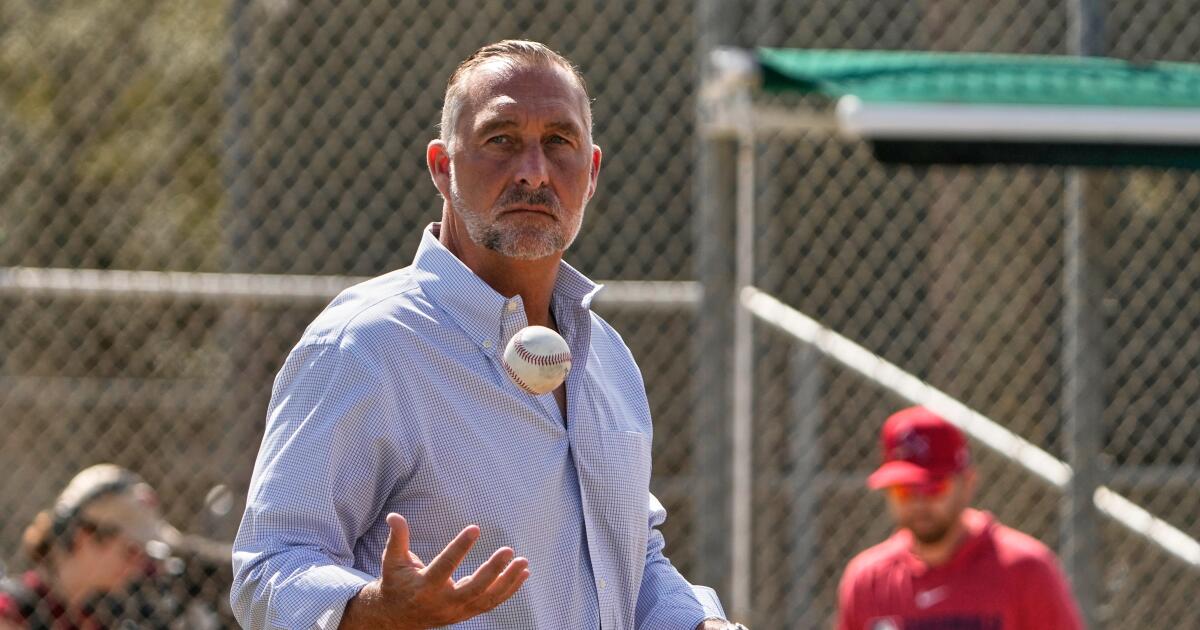 1783336900_urlhttps3A2F2Fcalifornia-times-brightspot.s3.amazonaws.com2F9e2Fd82Fff31f32f4abf9d760b6cd75a77052Fangels-mozeliak-baseball-8284.jpg