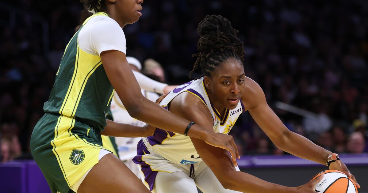 Listless Sparks derrotado por Flau’jae Johnson y Seattle Storm