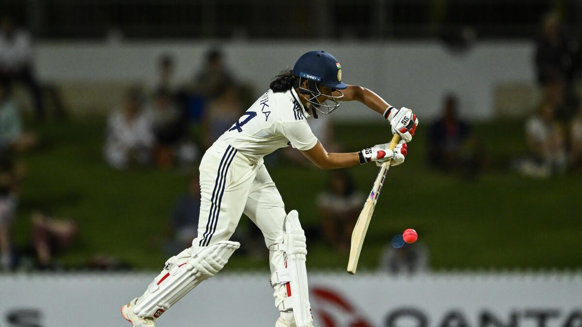Prueba IND-W vs ENG-W: Pratika Rawal descartada