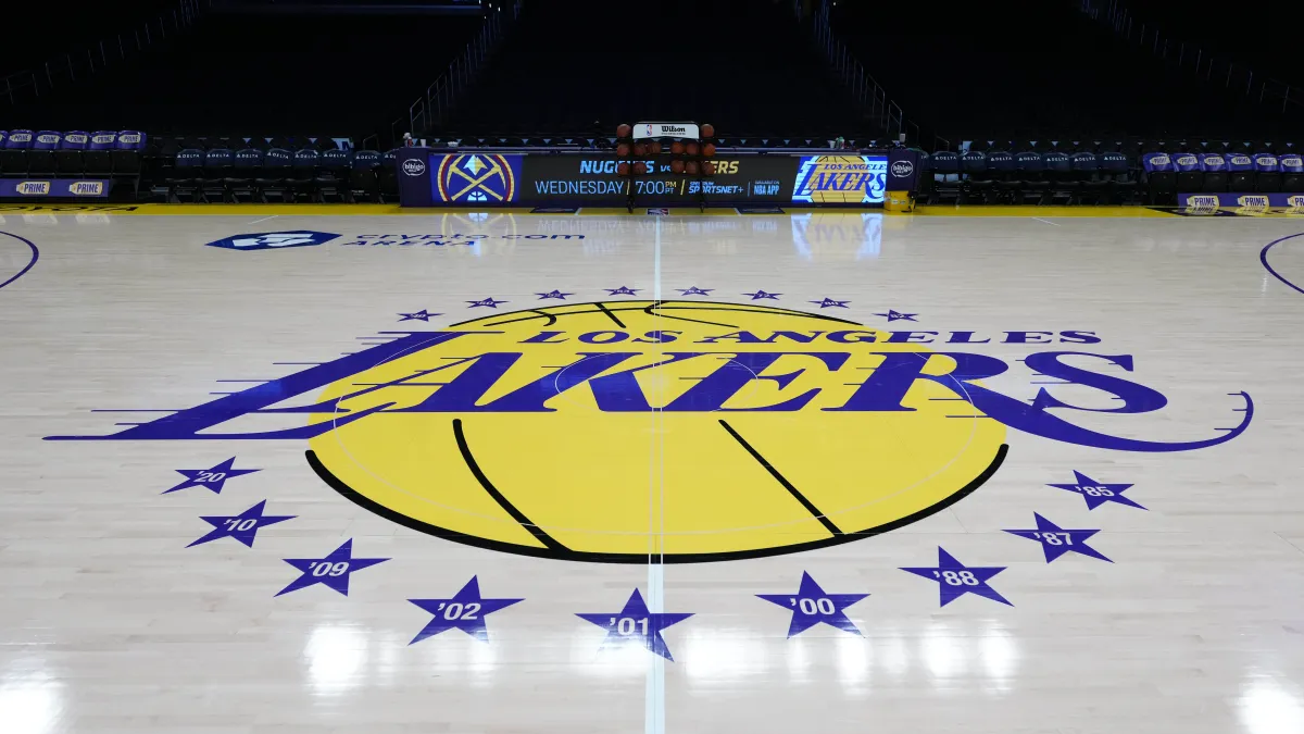 Los Lakers han cortado oficialmente los lazos con el ex Knicks de 6 pies 4 pulgadas por frustración.