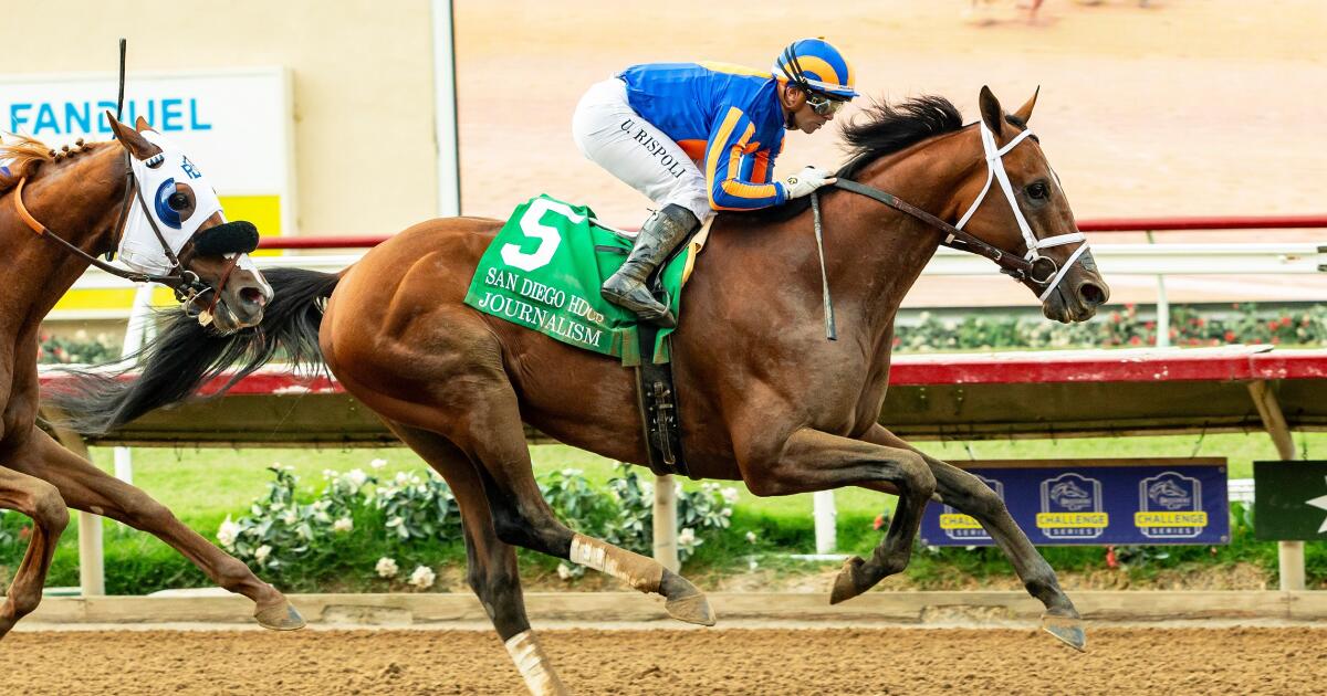 1784431951_urlhttps3A2F2Fcalifornia-times-brightspot.s3.amazonaws.com2F0d2Fb42F013c0abc497aafbcee835dce540e2Fdel-mar-horse-racing-6-41.jpg