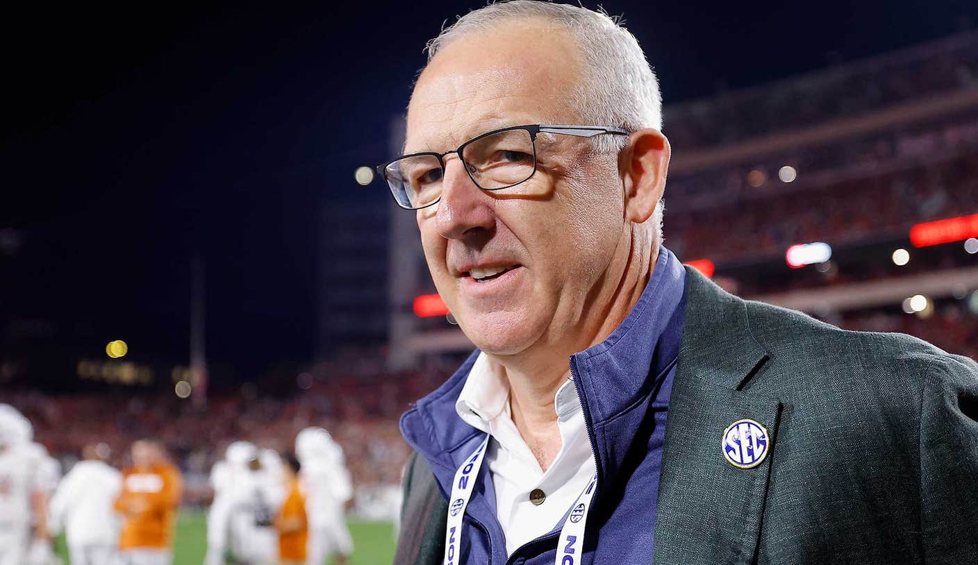 El comisionado de la SEC, Greg Sankey, confirma que las conversaciones separatistas de la NCAA son “reales”