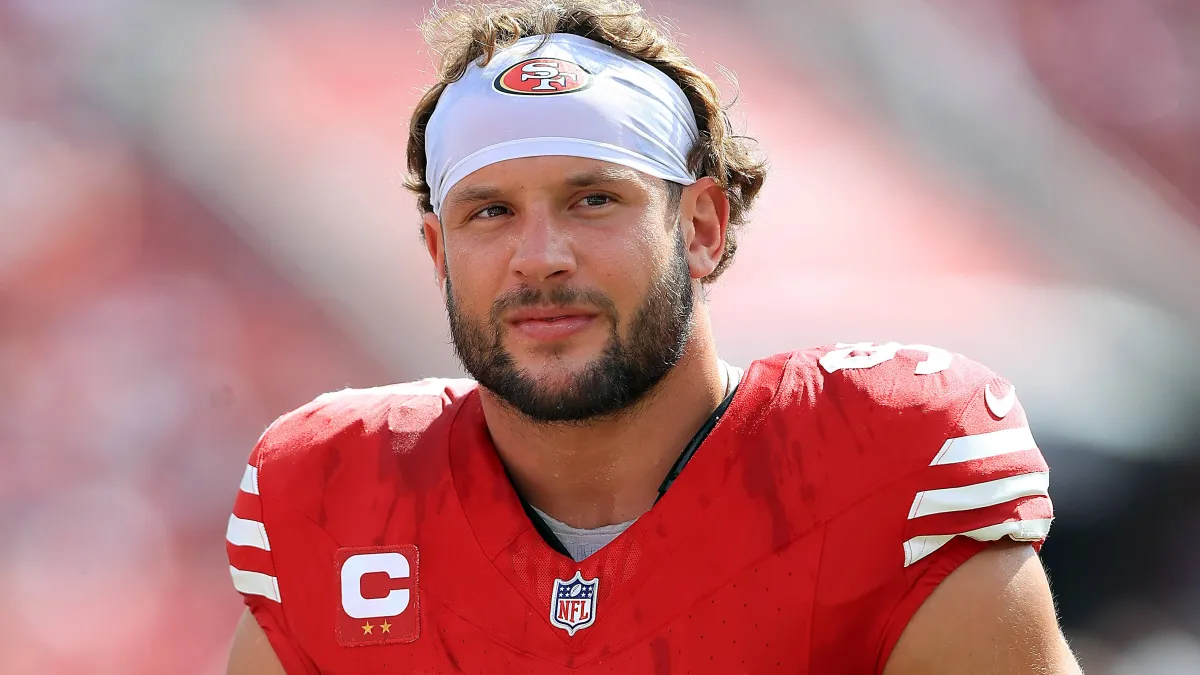 La novia de Nick Bosa cautiva a sus fans con su llamativa foto en traje de baño