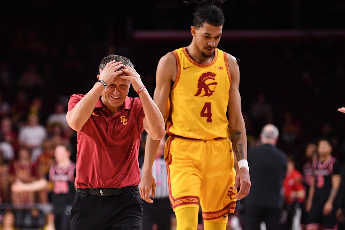 Chad Baker-Mazara deja la USC la semana pasada mientras los Trojans intentan poner fin a su mala racha y avanzar al Torneo de la NCAA