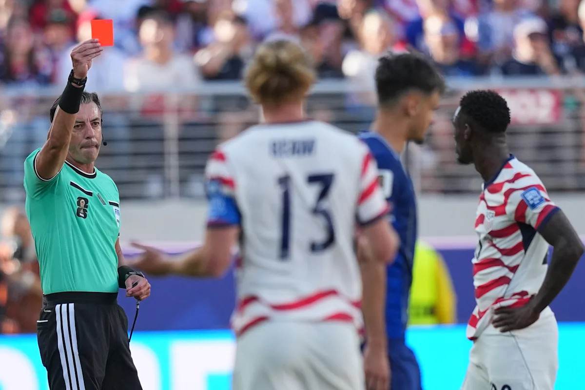 Mundial: en América no lloramos por las tarjetas rojas