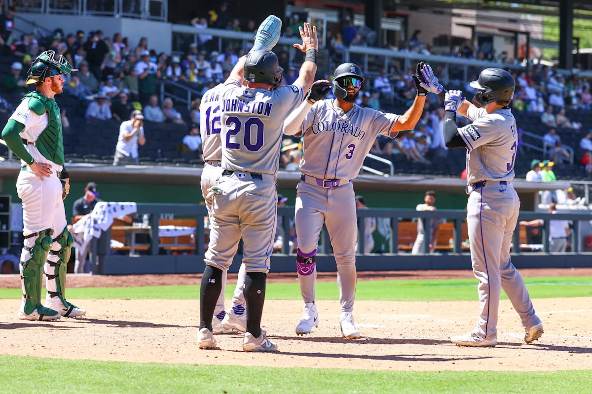 Los Rockies estallan con un récord de franquicia de 23 carreras, incluidos 6 jonrones contra los Atléticos en Las Vegas.