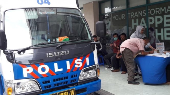 616f854fae8bd-mobil-sim-keliling_665_374.jpg