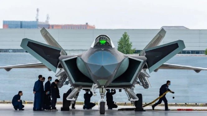 631a67f4d20a4-viva-militer-jet-tempur-siluman-chengdu-j-10-mighty-dragion-militer-china_665_374.jpg