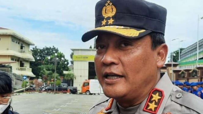 63f2f8a6a8285-kepala-divisi-hubungan-internasional-polri-irjen-pol-krishna-murti_665_374.jpeg