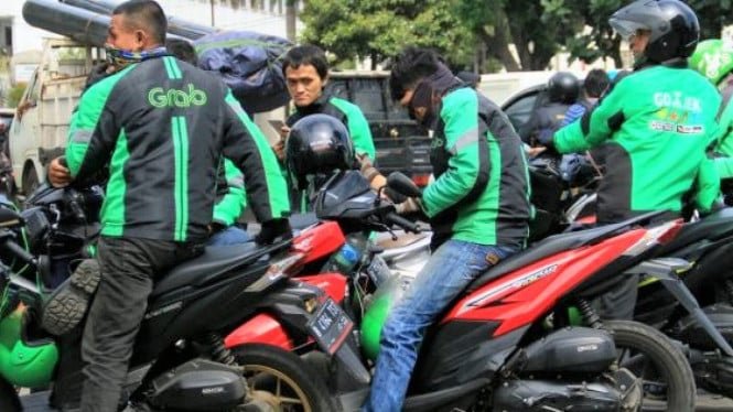 65af61c4877e3-viral-driver-ojol-dikasih-bintang-satu-karena-ingin-tertib-lalu-lintas_665_374.jpg