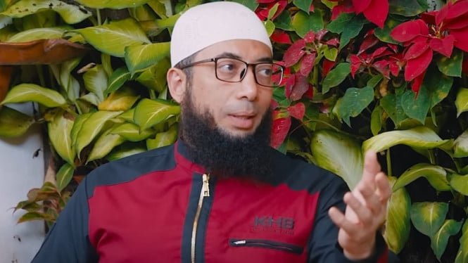 6610c3c80440e-ustaz-khalid-basalamah_665_374.jpg