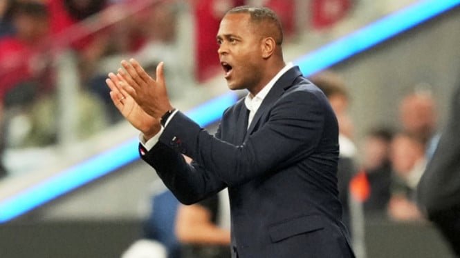 67dd283d90914-pelatih-timnas-indonesia-patrick-kluivert_665_374.jpg